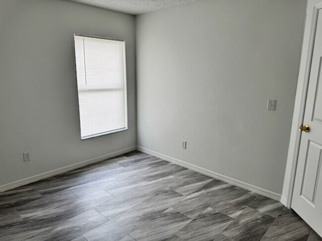 Building Photo - Home for rent