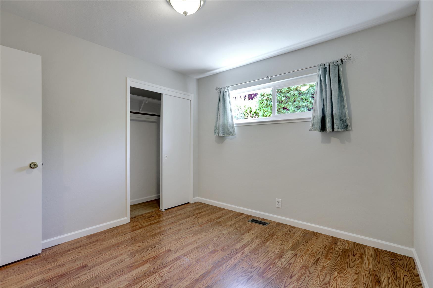 Building Photo - 2720 Diericx Dr