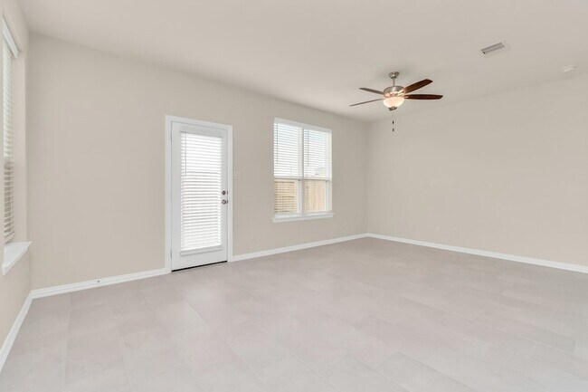 Building Photo - 1502 Revolution Way