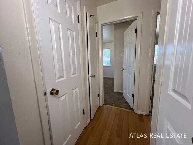 Building Photo - 4340 Ericson Dr