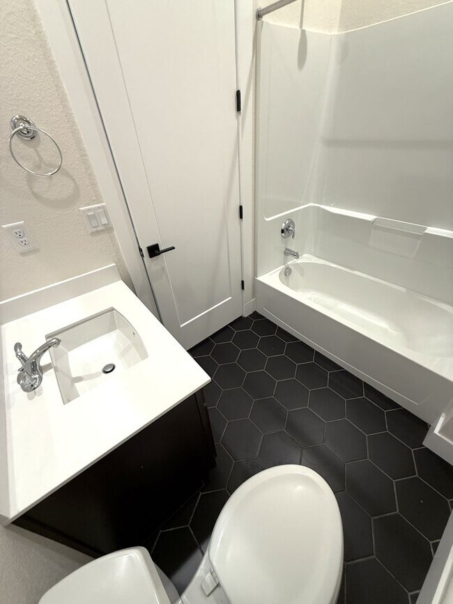 Building Photo - Beautiful single story Toll Brothers Home in The Prestiges Stonebrook Community