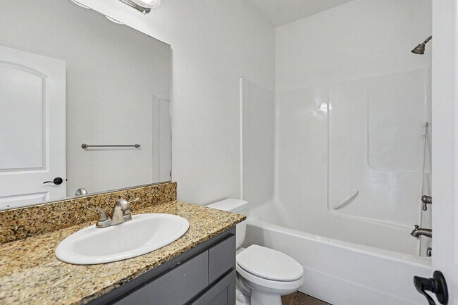 Building Photo - 3 bed, 2 bath home in West Salem's Brush College neighborhood