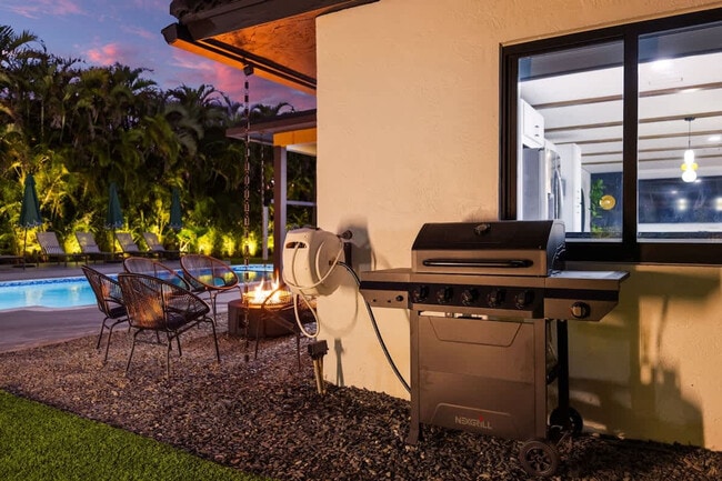 Building Photo - 10366 NW 15th St