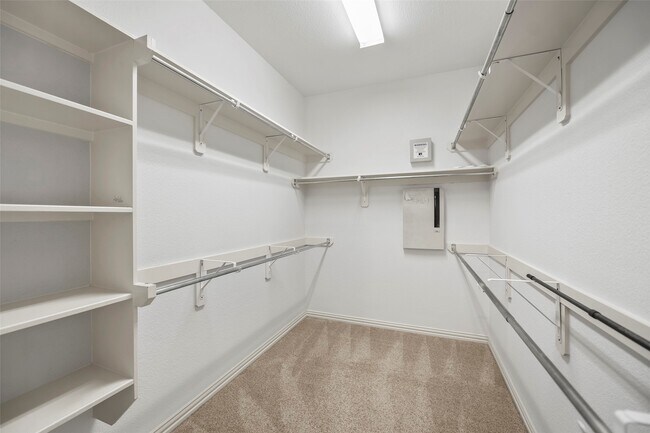 Building Photo - 28210 Chalet Park Dr