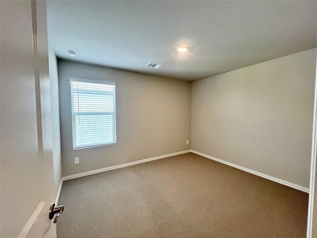 Building Photo - 678 Woodland Ave