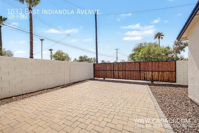 Building Photo - 1033 E Indianola Ave