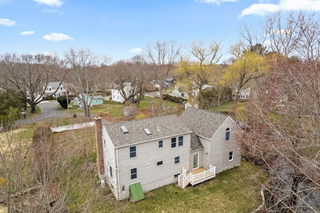 Building Photo - 62 Brookside Ave E
