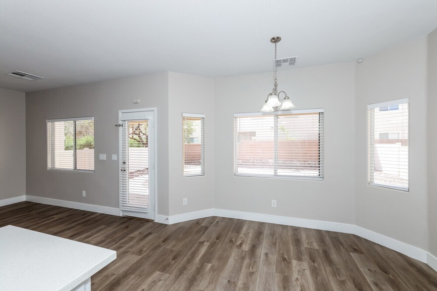 Building Photo - 1743 Dark Wolf Ave