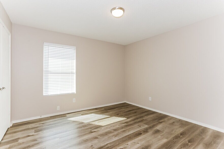 Building Photo - 2365 White Pine Dr