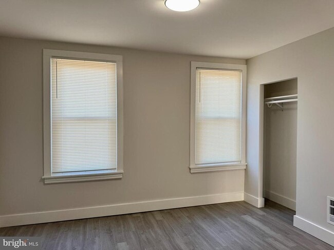 Building Photo - 6308 N Lambert St