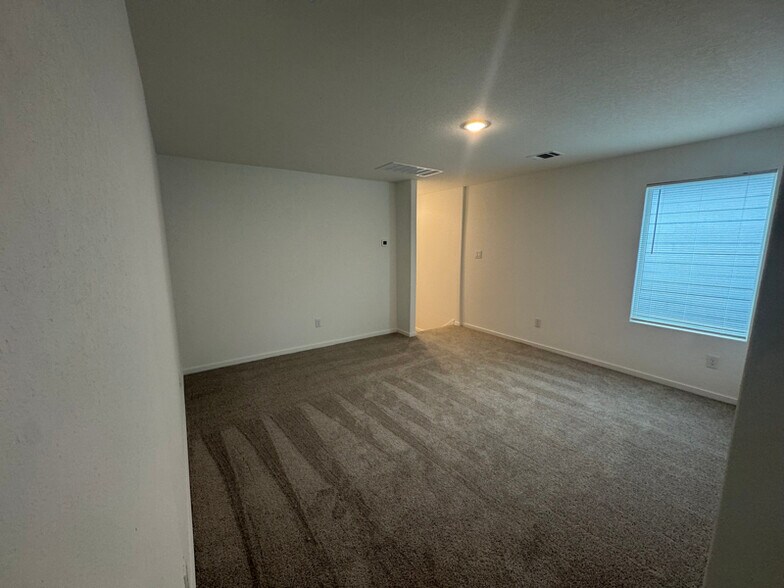 Building Photo - 2843 Red Diamond