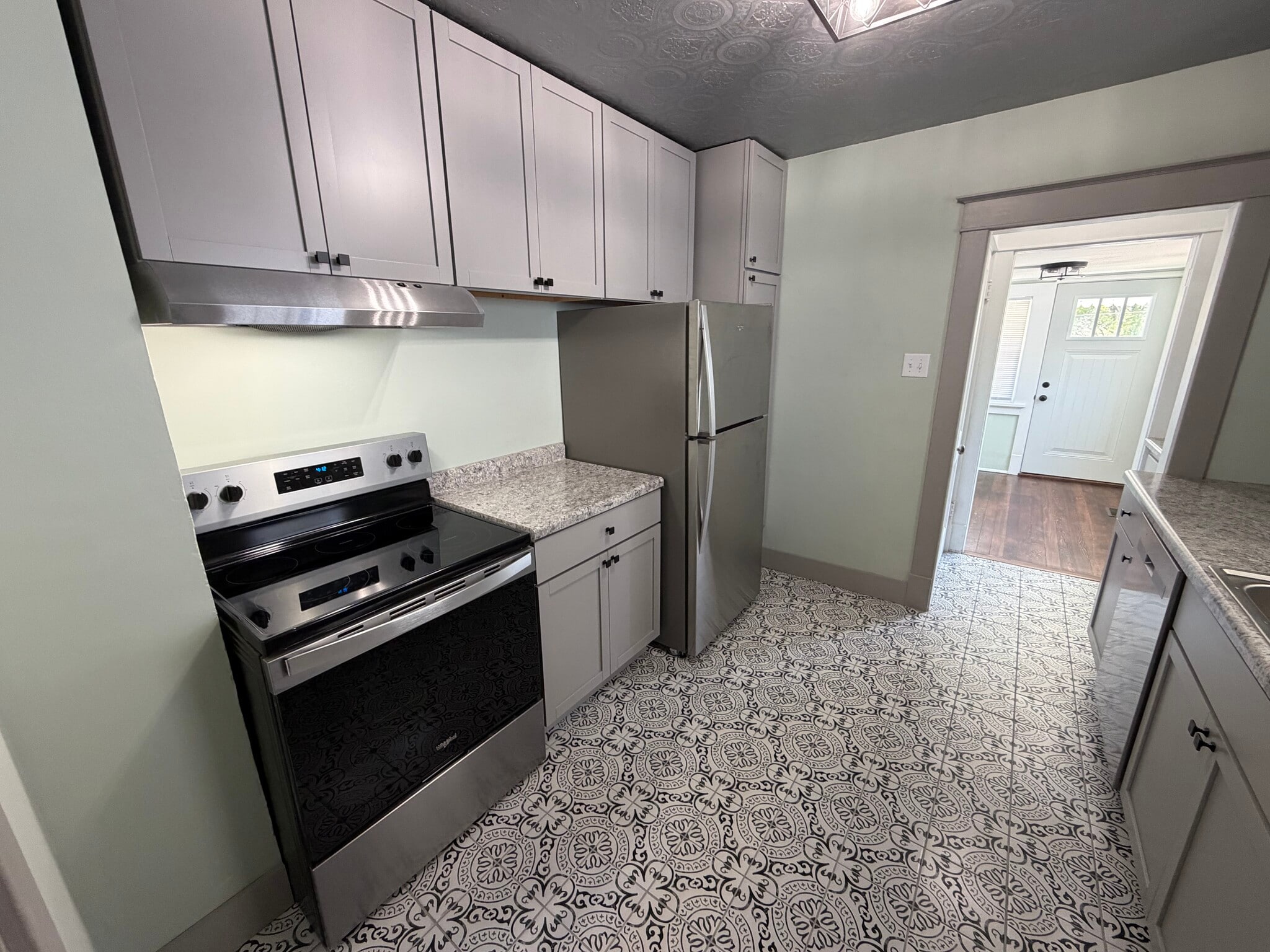 Building Photo - 2222 Duncan St