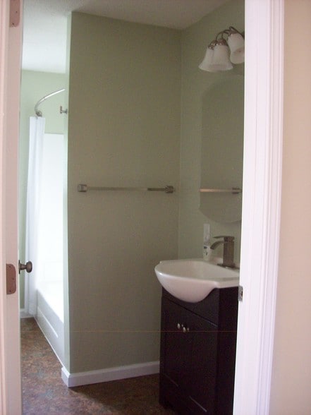 Bathroom - 1182 Middle Rd