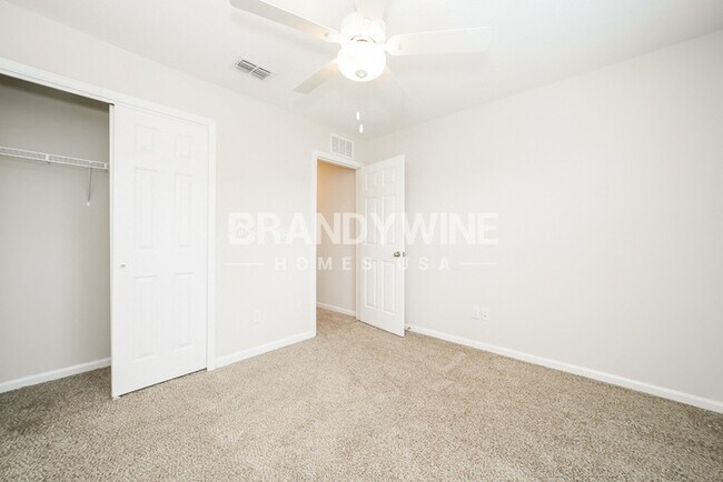Building Photo - 487 Terabithia Wy