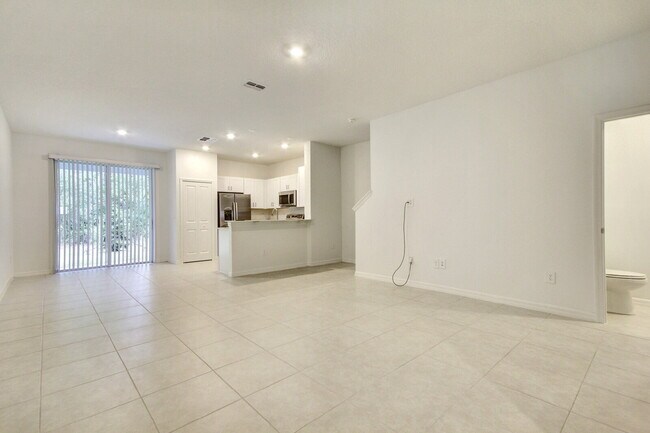 Building Photo - "Charming 3-Bedroom Home with 2.5 Baths in...