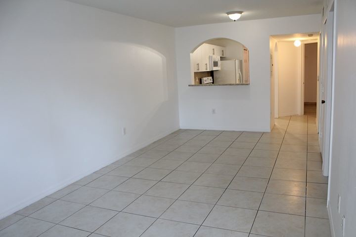 Building Photo - 1240 SE 31st Ct