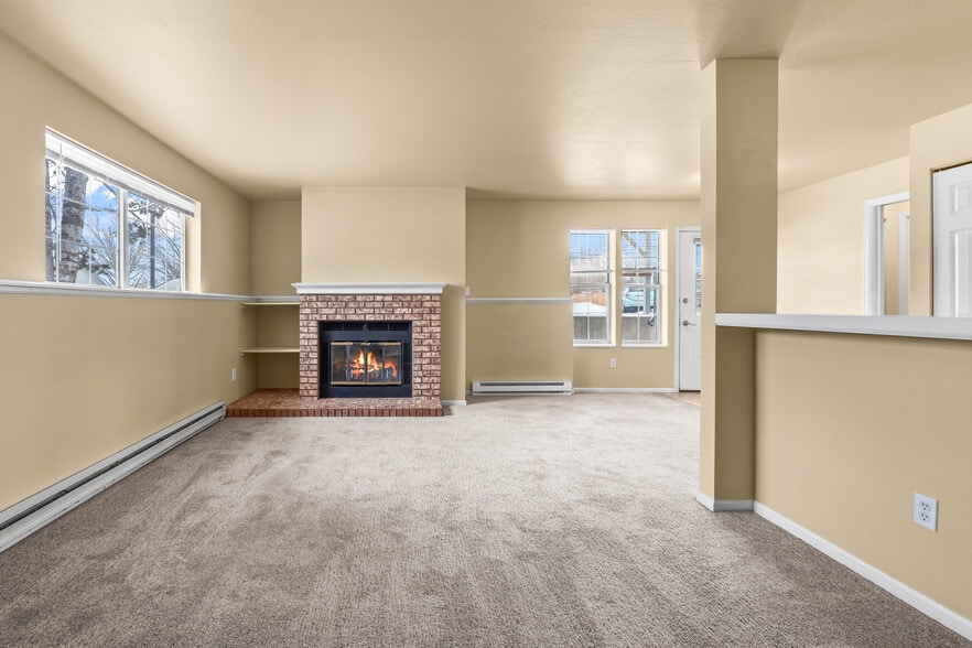 Living room - 1601 W Swallow Rd