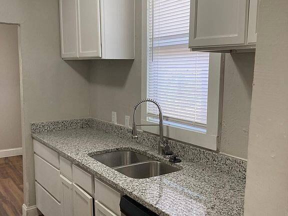 Building Photo - 616 E Gandy St