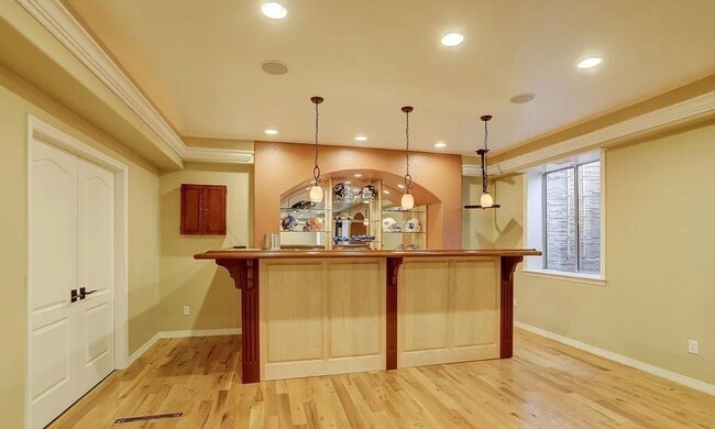 Building Photo - Light-Filled Longmont Gem with Elegant Fin...