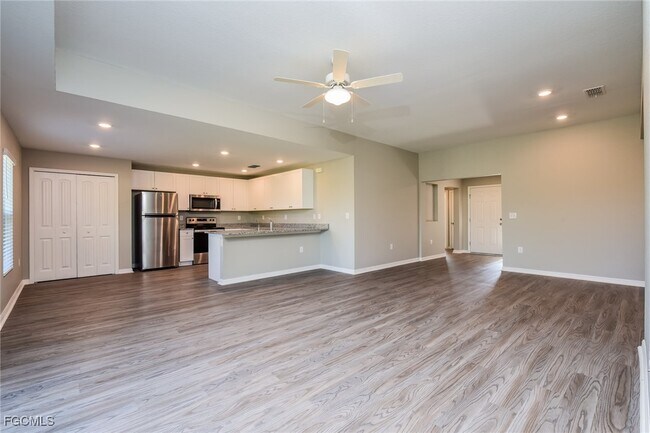 Building Photo - 1415 NW 37th Ave