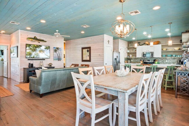 Building Photo - 2727 Eleventh St