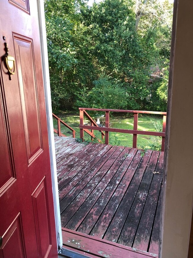 Building Photo - 1 Bedroom Apartment Close to SHSU