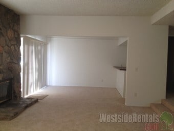 Building Photo - Charming Single-Story Pool Home in Prime Northridge Location