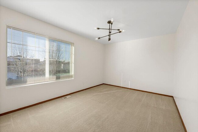 Building Photo - Updated and Spacious 3 Bed Yelm Rental!