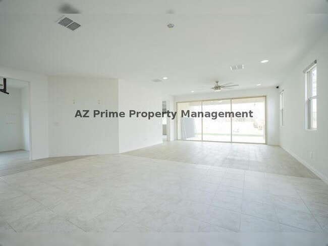 Building Photo - 16512 W Desert Ln