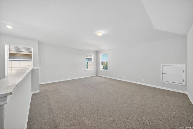 Building Photo - Open Floor Plan 4 Bed/2.5 Bath Home in Alamo Ranch