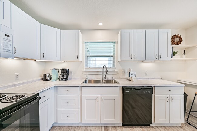 Building Photo - 3806 Concho Key