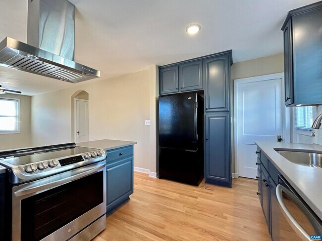 Building Photo - 814 Altavista Ave