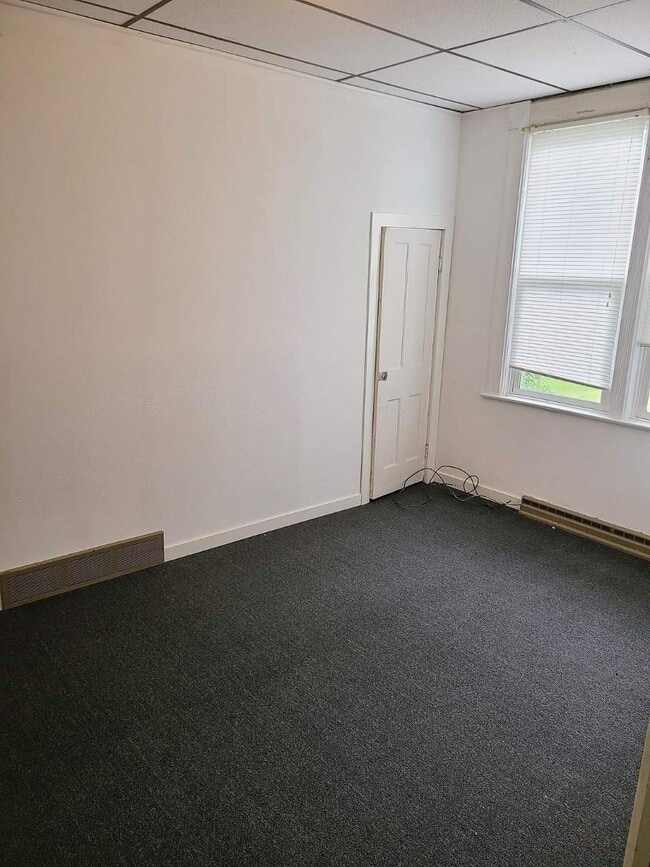 Building Photo - 115 E Somo Ave