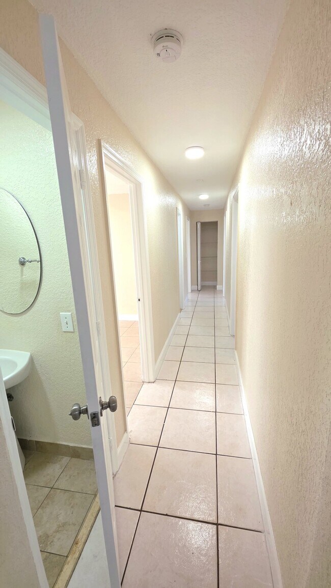 Building Photo - 10390 POOL HOUSE- NPM