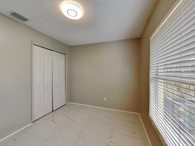 Building Photo - 1836 Blue Fox Ct