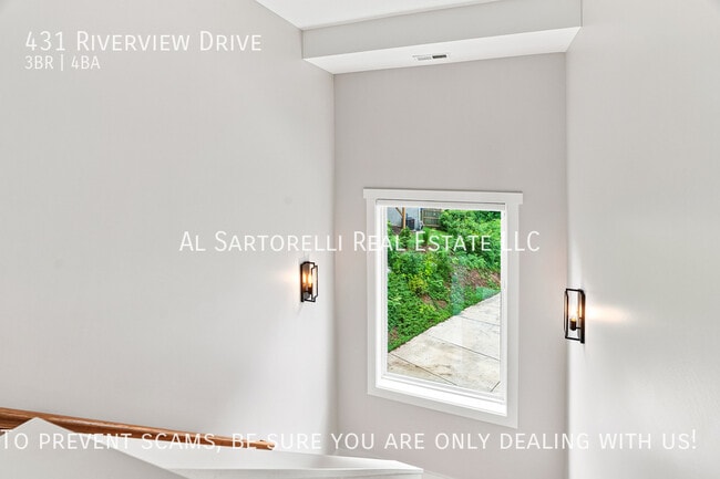 Building Photo - 431 Riverview Dr