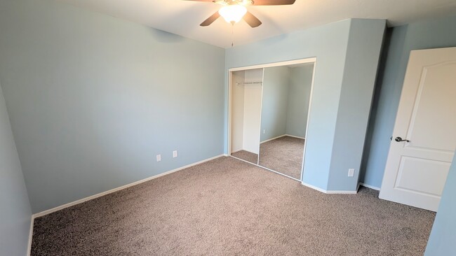 Building Photo - 10138 E Isabella Ave