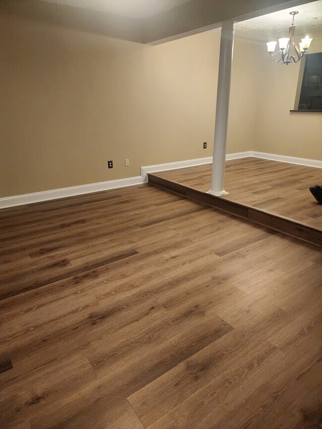 Building Photo - 9308 Gordon Ct