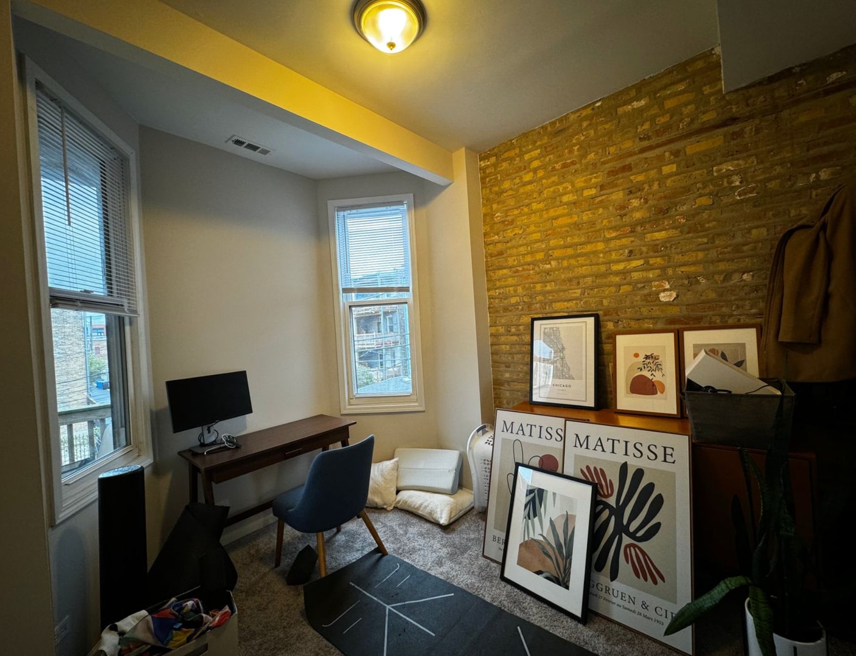 Building Photo - 2746 W Le Moyne St