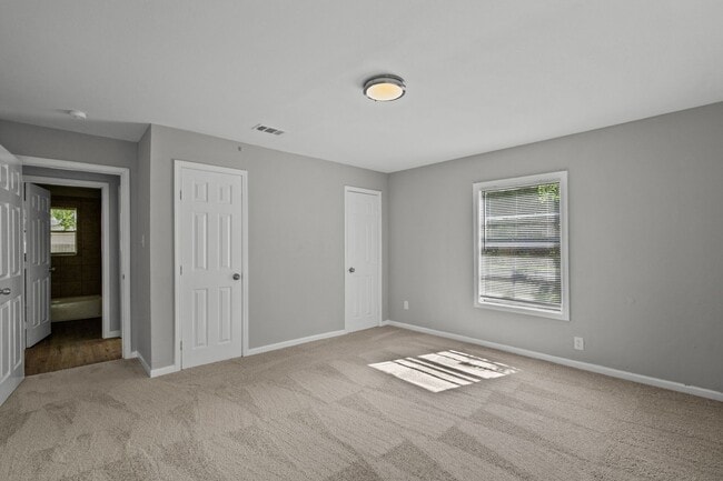 Building Photo - Spacious 3 Bedroom 1 Bath Home with Fresh Updates and Expansive Backyard