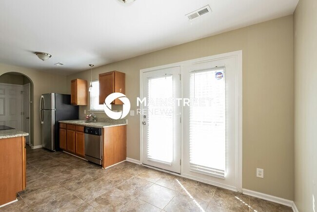 Building Photo - 3 Bedroom Pet-Friendly Home in Charlotte, NC with Main Street Renewal