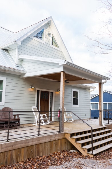 Building Photo - 210 Gail Dr