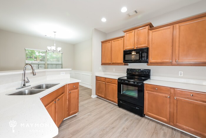 Building Photo - 7141 Silk Tree Pointe