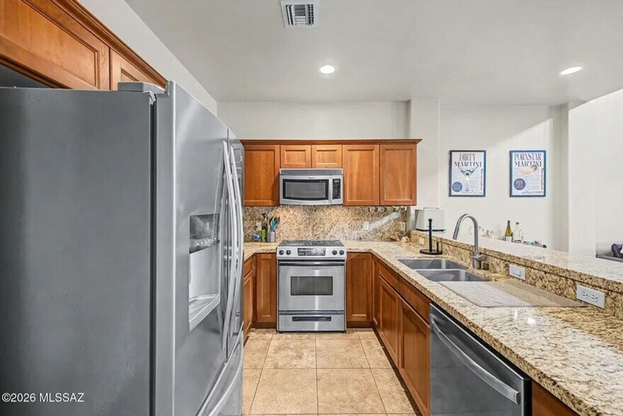 Building Photo - 4112 N Thurston Ln