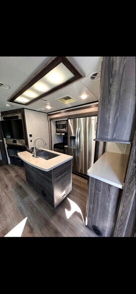 Building Photo - 1312 Brandonwood Dr