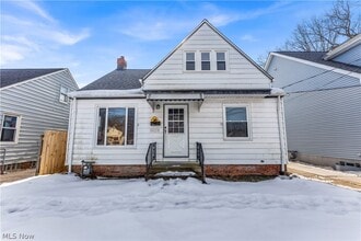 Building Photo - 14028 Rockside Rd