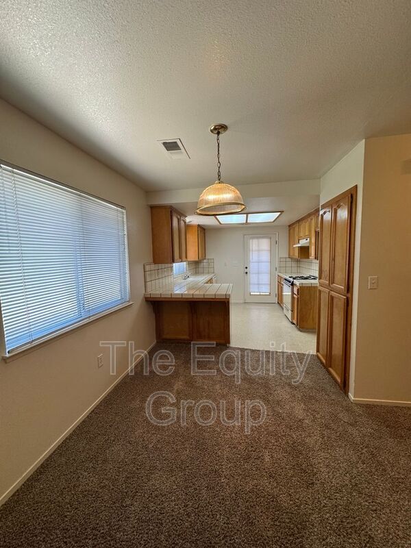 Building Photo - 5411 W Country Ave