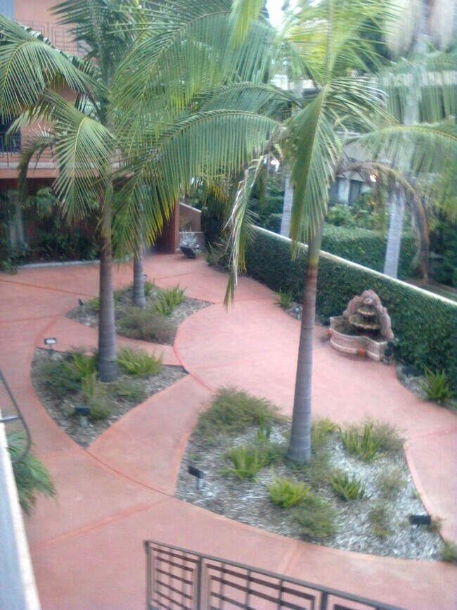 Building Photo - 1761 E 1st St