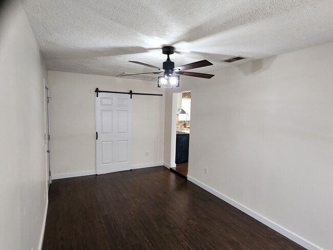 Building Photo - 10219 Gulfcrest Rd