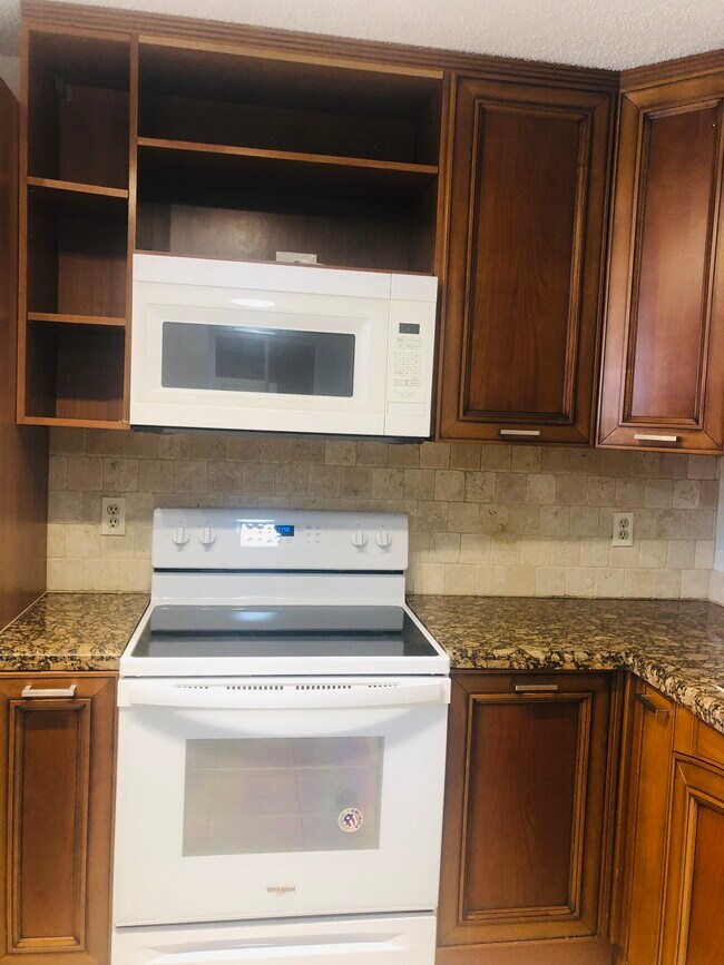 Building Photo - 2825 NW 22nd Ave